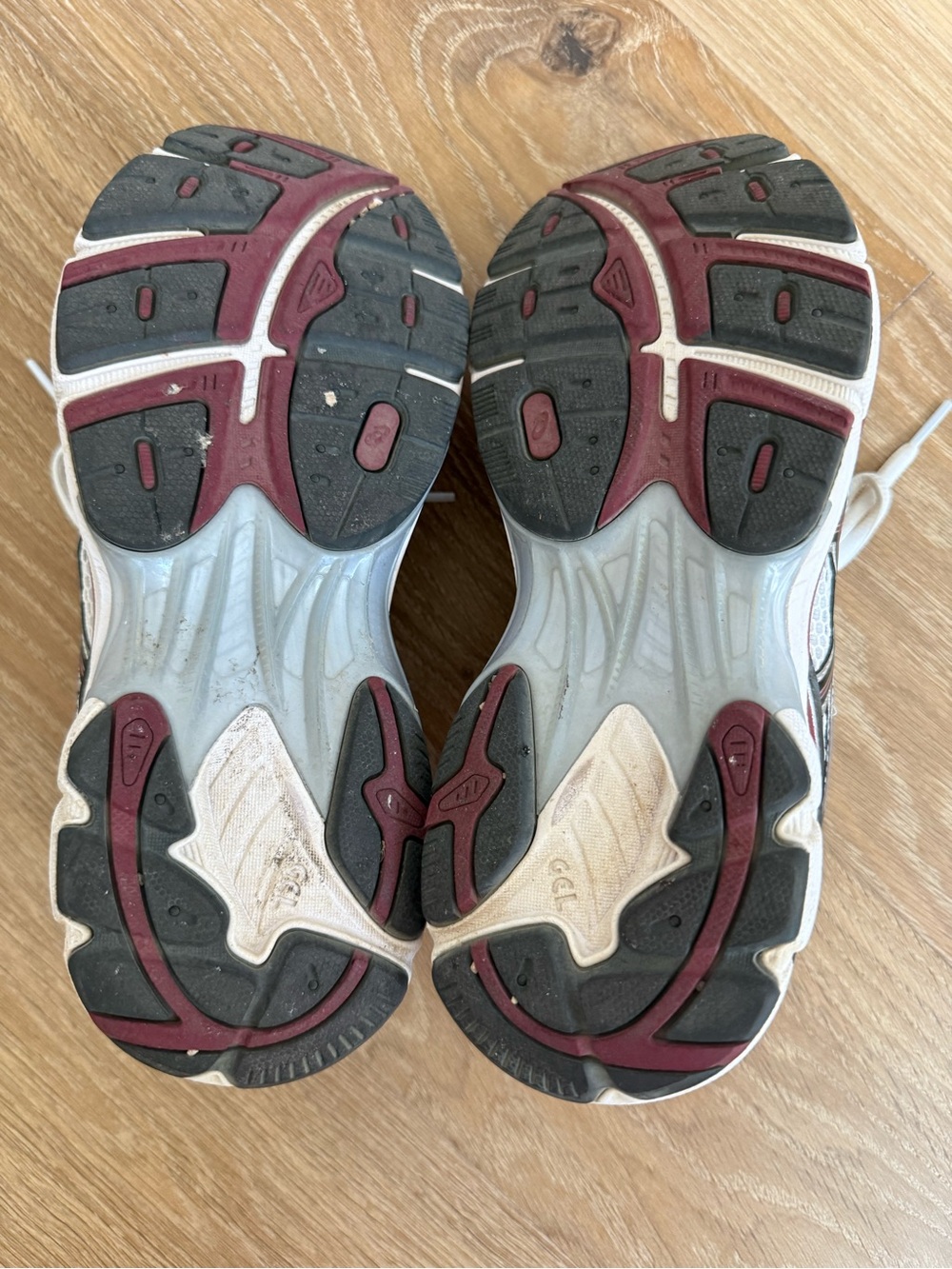 ASICS White Running Sneakers with Black & Burgundy Accents - Picture 6 of 7